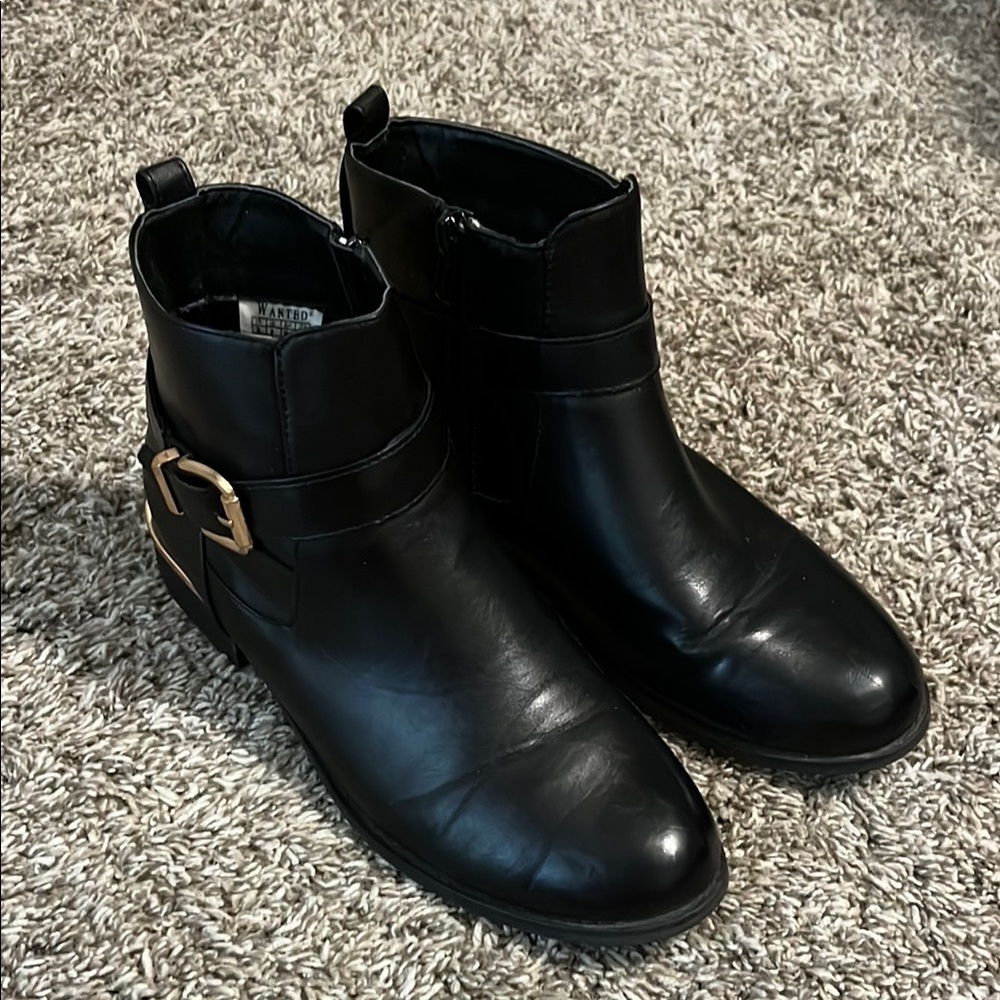 Wanted Black Footwear Interior